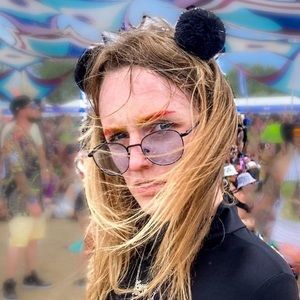 Meet your Posher, Joy